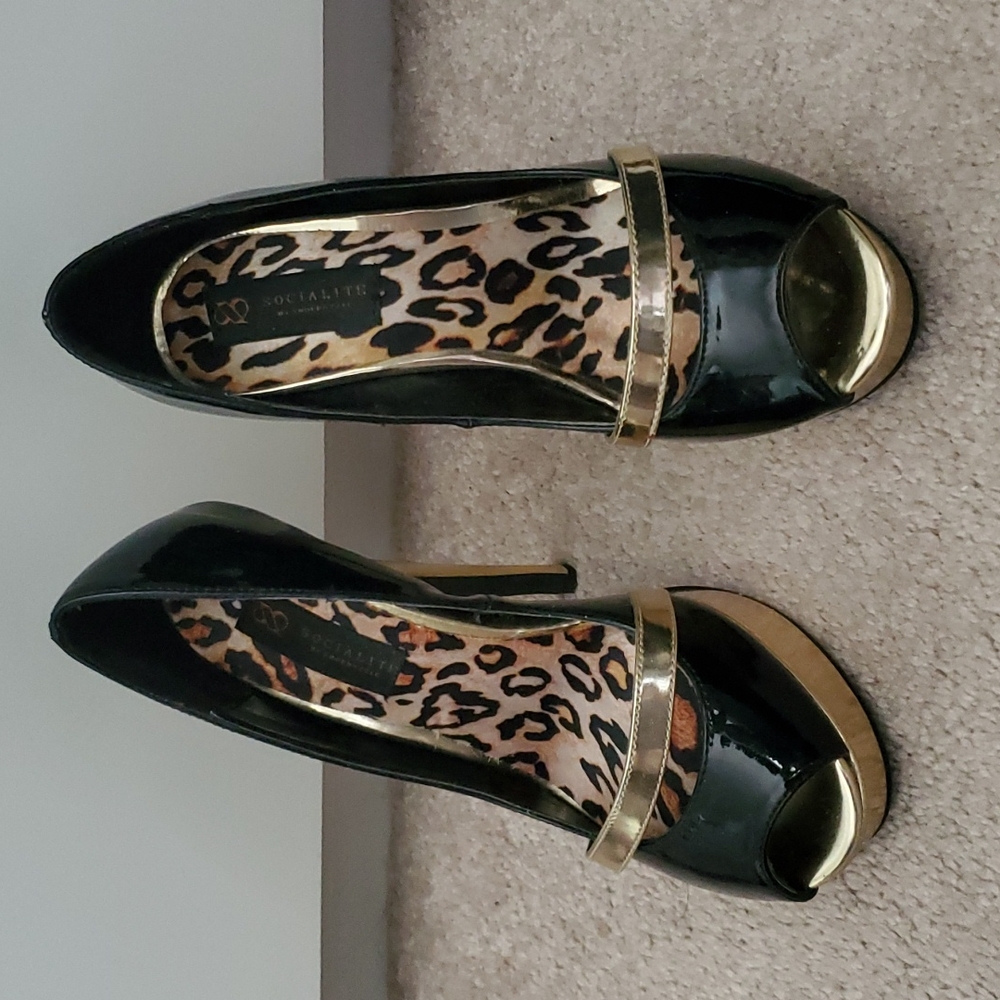 Shoedazzle Peeptoe Pumps